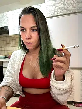 Lady Knaller online show from October 5, 2025, 7:23 pm