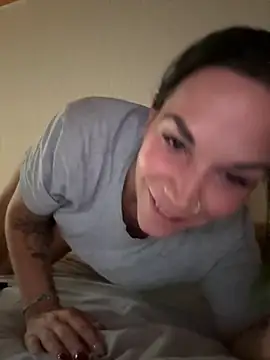 Lady Knaller online show from October 8, 2025, 6:27 pm