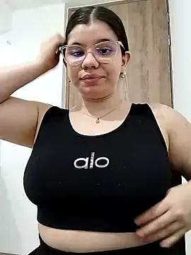 Danzel1105 online show from February 12, 2025, 12:22 pm