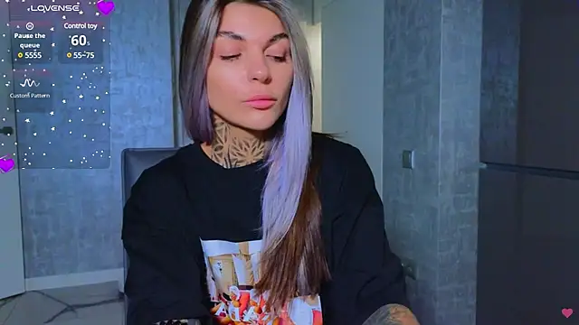 tattooedBabyy online show from January 31, 2025, 11:24 am