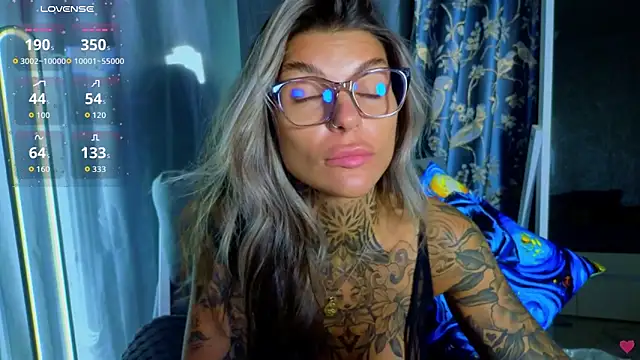 tattooedBabyy online show from November 6, 2025, 11:00 am