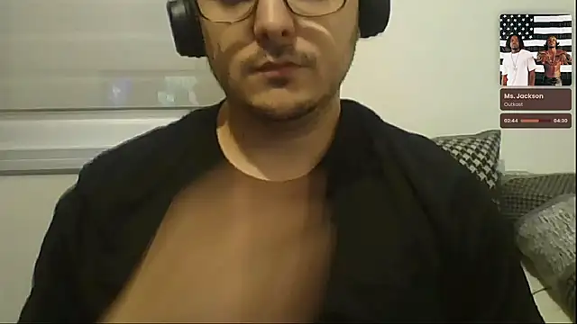 Snapshot of ShiitakeBR chatting on March 10, 2025, 10:45 pm ShiitakeBR online show from March 10, 2025, 10:45 pm