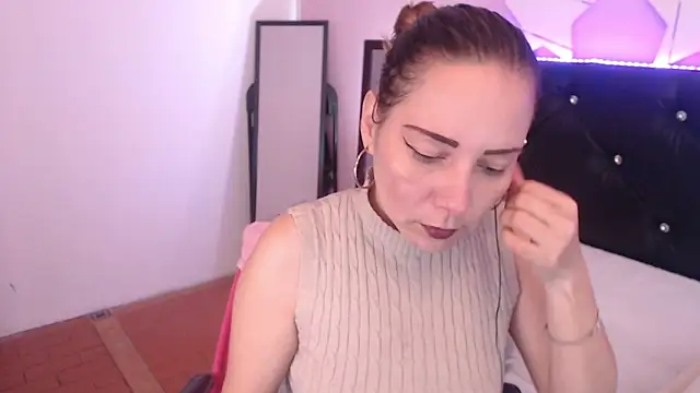 camila delarosa online show from October 24, 2025, 4:03 pm