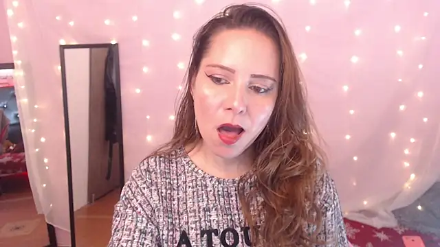 camila delarosa online show from February 3, 2026, 5:18 pm