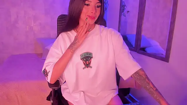 Snapshot of ChloeAddamss chatting on March 18, 2025, 6:14 am ChloeAddamss online show from March 18, 2025, 6:14 am