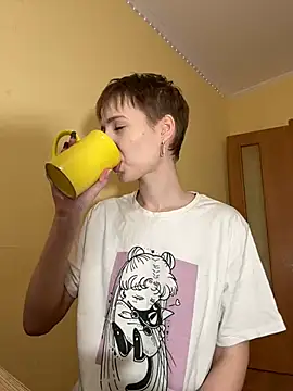 Snapshot of Crayzy_Luv chatting on February 24, 2025, 10:14 pm Crayzy Luv online show from February 24, 2025, 10:14 pm