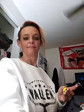 Snapshot of Dixiefaye_Pika chatting on February 25, 2025, 6:03 am Dixiefaye Pika online show from February 25, 2025, 6:03 am