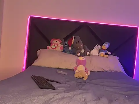 ScarlettAndClark online show from January 28, 2025, 2:42 pm