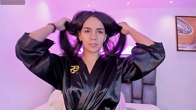 martina mancini online show from February 12, 2025, 5:16 pm