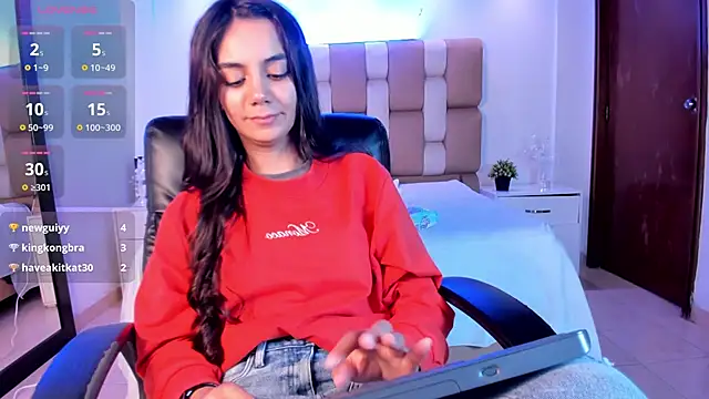 martina mancini online show from March 17, 2025, 2:56 pm