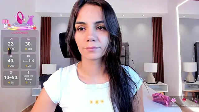 martina mancini online show from October 19, 2025, 12:39 pm