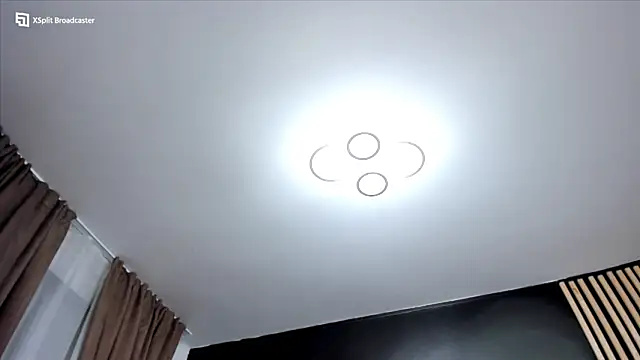 Snapshot of fireflowers_ chatting on February 24, 2026, 9:35 pm fireflowers online show from February 24, 2026, 9:35 pm