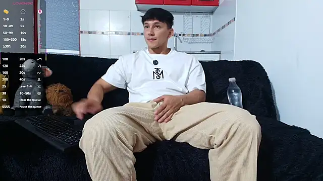 Snapshot of jacques_cardiet chatting on April 23, 2026, 2:41 pm jacques cardiet online show from April 23, 2026, 2:41 pm