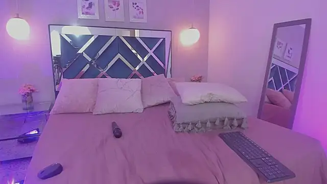 Snapshot of Miakhalifa_7 chatting on March 2, 2025, 5:58 pm Miakhalifa 7 online show from March 2, 2025, 5:58 pm