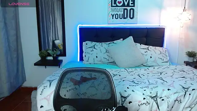 Dominik girl online show from April 18, 2026, 9:57 am