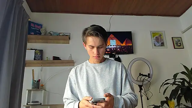 manucute 23  online show from January 15, 2026, 2:43 pm