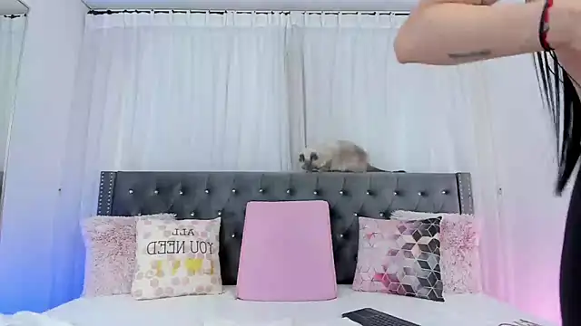 IsabellaJames online show from March 12, 2025, 12:53 am