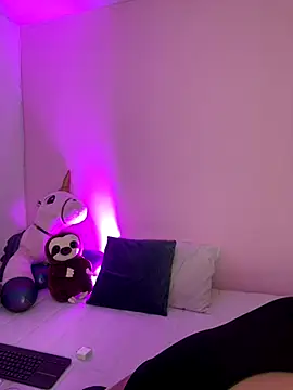 Oriana Guzman online show from November 4, 2025, 1:27 am