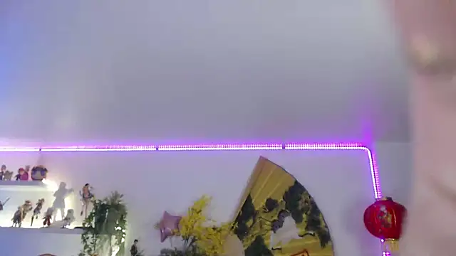 albaismynameX online show from March 3, 2025, 12:05 pm