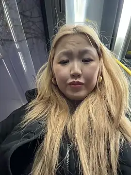 Aiko Yumi online show from April 22, 2026, 5:58 pm