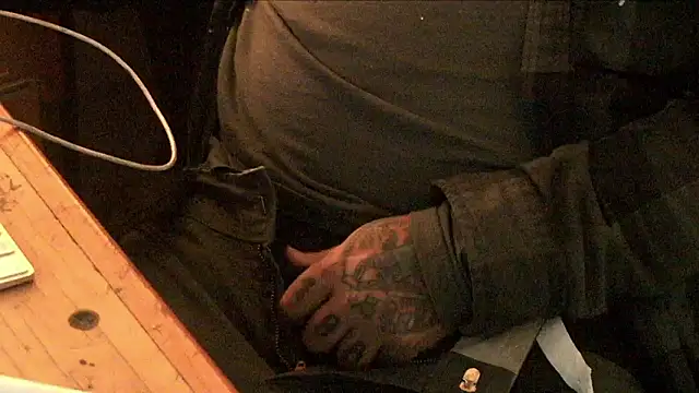 AlanDickson online show from February 17, 2026, 5:04 am