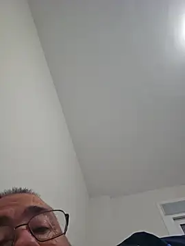 polla calientes47 online show from November 29, 2025, 6:44 pm