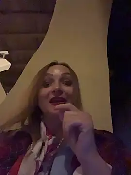 LadyTatiana Madam online show from December 20, 2025, 4:14 pm