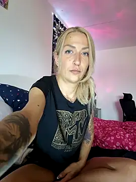 Snapshot of SexxyLiviaa chatting on May 22, 2026, 4:30 am SexxyLiviaa online show from May 22, 2026, 4:30 am