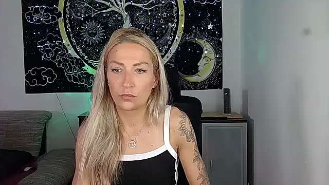 Snapshot of SexxyLiviaa chatting on June 2, 2026, 3:41 am SexxyLiviaa online show from June 2, 2026, 3:41 am