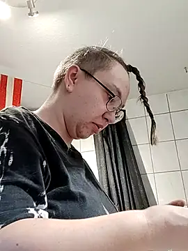 Isabella Geney online show from March 1, 2026, 4:42 pm