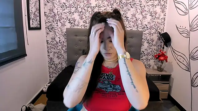 KataHot  online show from January 7, 2025, 7:38 pm