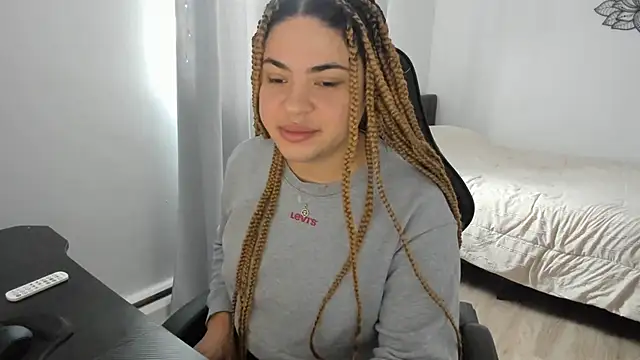 MelSaunders online show from December 19, 2024, 6:12 pm