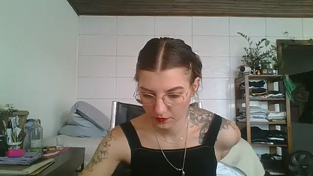 SweetyBabyDemon online show from September 19, 2025, 12:28 pm