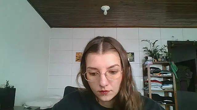 SweetyBabyDemon online show from October 9, 2025, 1:42 pm