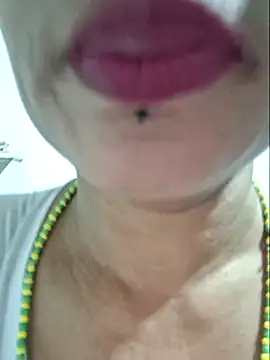 gatadeojosclaros online show from April 6, 2026, 1:58 am