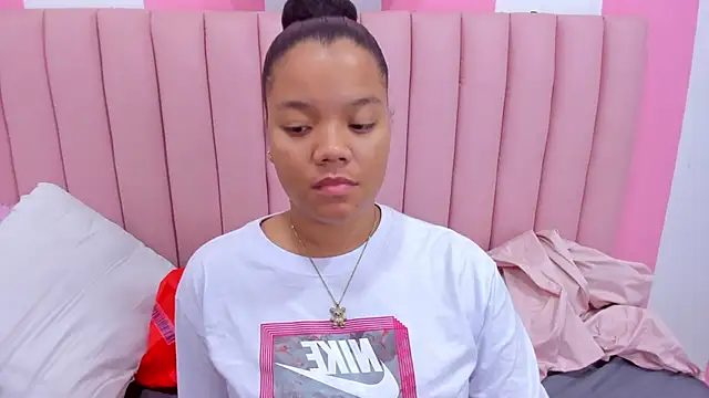 ISABELLA 020 online show from March 10, 2025, 12:15 pm