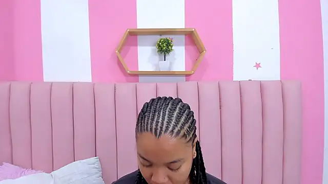 ISABELLA 020 online show from March 14, 2025, 11:34 am