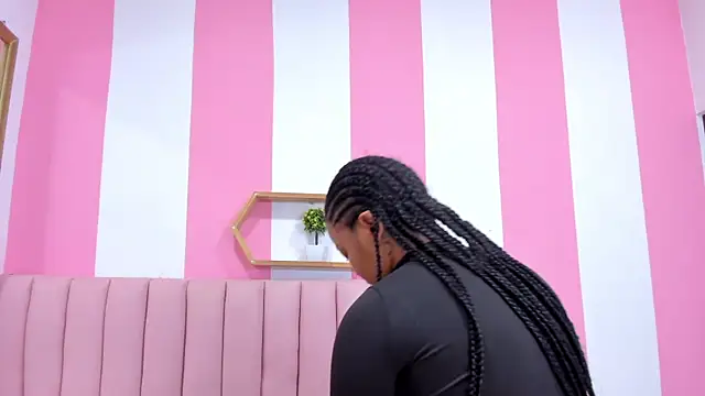 ISABELLA 020 online show from March 21, 2025, 11:33 am