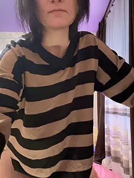 Snapshot of Heart_Ass chatting on December 17, 2025, 7:03 am Heart Ass online show from December 17, 2025, 7:03 am