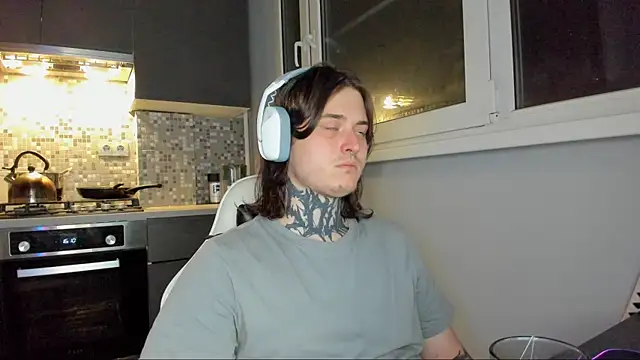  torfin  online show from December 4, 2024, 9:35 pm