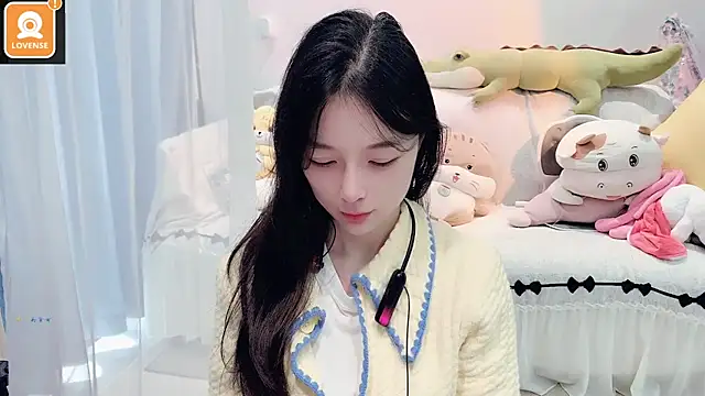 AKiKi711 online show from October 18, 2025, 4:15 am