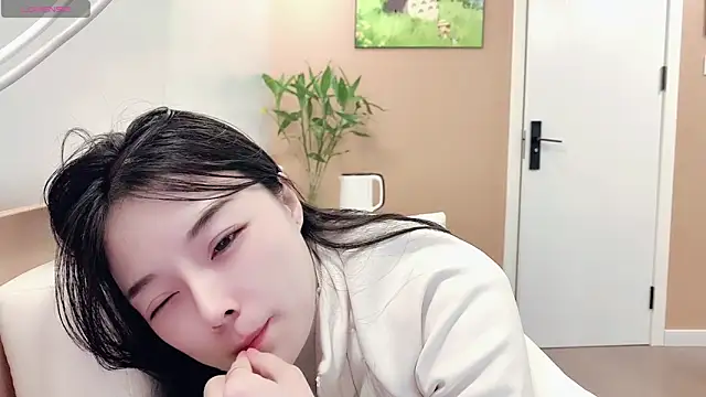 AKiKi711 online show from February 9, 2026, 2:43 pm