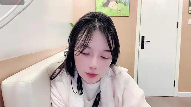 AKiKi711 online show from February 12, 2026, 4:35 pm