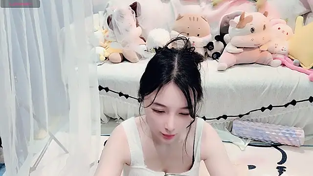 AKiKi711 online show from February 28, 2026, 4:57 am