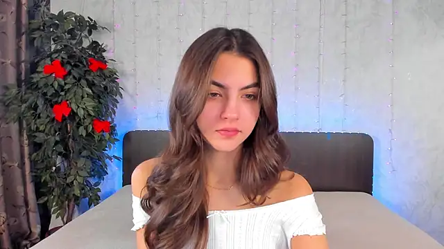 Snapshot of Milana_Crystal_ chatting on December 15, 2024, 8:08 am Milana Crystal online show from December 15, 2024, 8:08 am