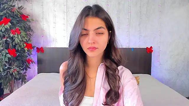 Snapshot of Milana_Crystal_ chatting on January 5, 2025, 8:32 am Milana Crystal online show from January 5, 2025, 8:32 am