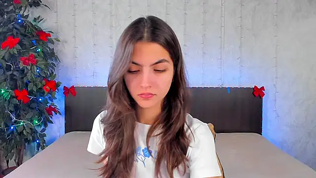 Snapshot of Milana_Crystal_ chatting on January 13, 2025, 8:15 am Milana Crystal online show from January 13, 2025, 8:15 am
