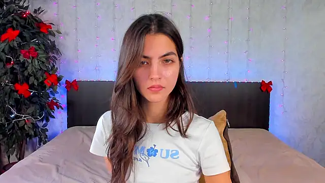 Snapshot of Milana_Crystal_ chatting on January 13, 2025, 11:19 am Milana Crystal online show from January 13, 2025, 11:19 am