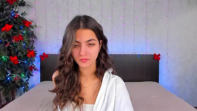 Snapshot of Milana_Crystal_ chatting on January 19, 2025, 8:18 am Milana Crystal online show from January 19, 2025, 8:18 am