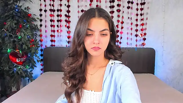 Snapshot of Milana_Crystal_ chatting on February 6, 2025, 8:18 am Milana Crystal online show from February 6, 2025, 8:18 am